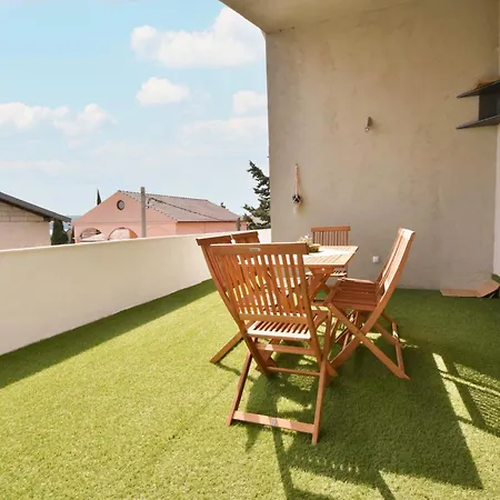 Apartamento Zalazak Sunca By Interhome *